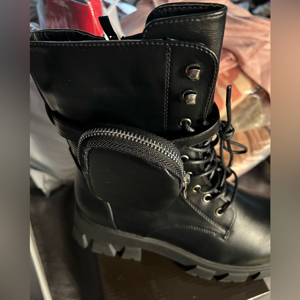 Story new Combat boots size 10